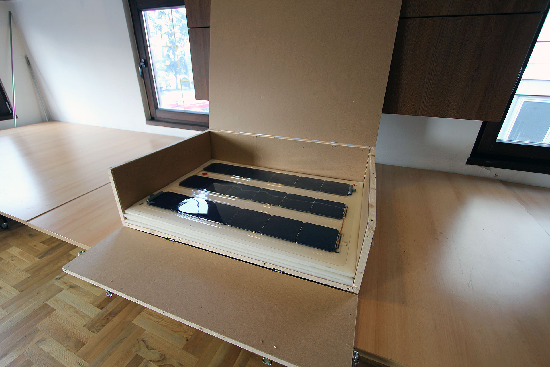 Flexible Solar modules safe transport box